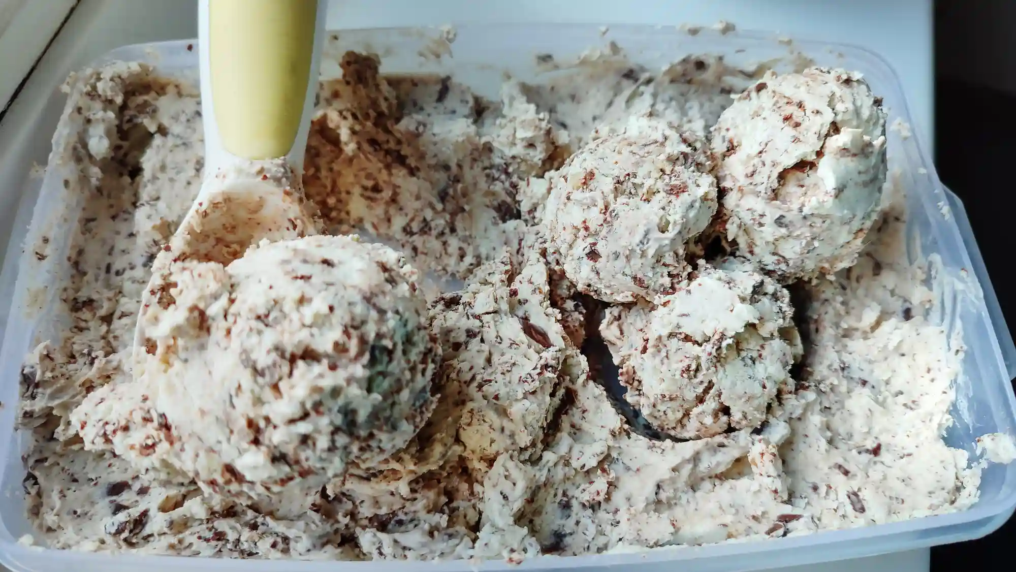 Lavneder Stracciatella Ice Cream