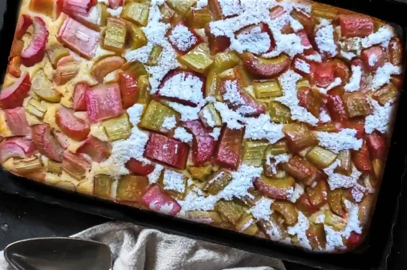 Quick & Easy Rhubarb Cake