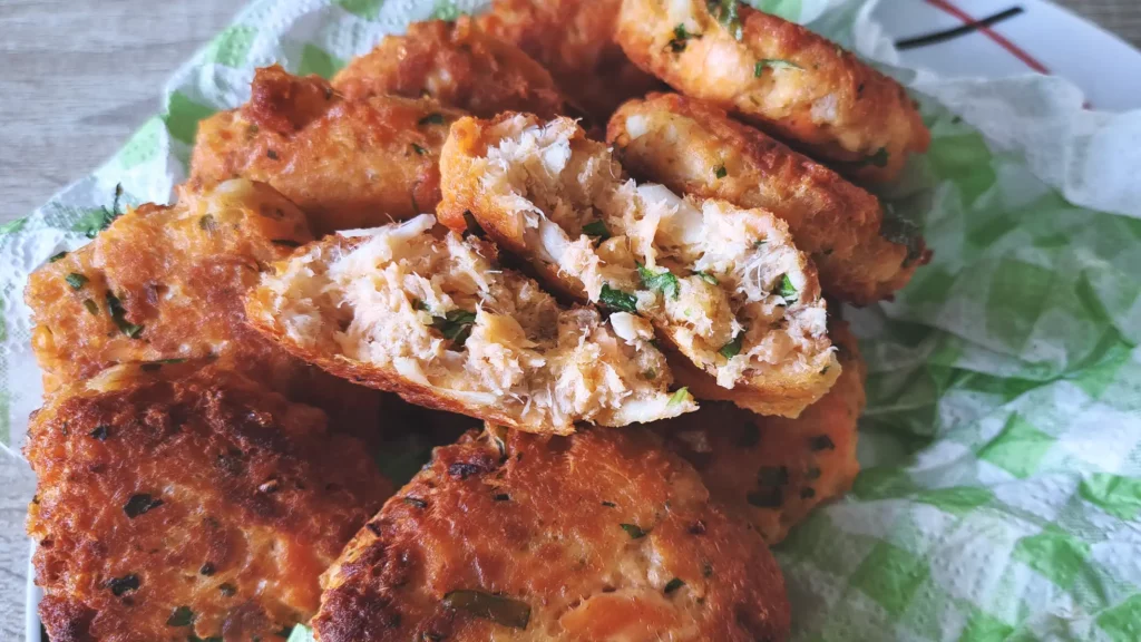 Salmon croquettes with fresh salmon cut in half